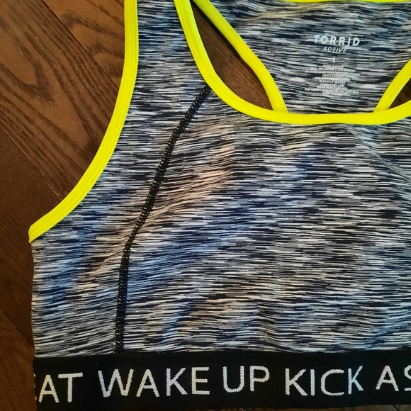 LIKE NEW 💥 TORRID Low Impact Wireless Sports Bra, Size 1 - Picture 5 of 8